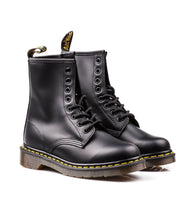 Carica l&#39;immagine nel visualizzatore di Gallery, Stivale DR. Martens 1460 Smooth Black