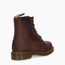 Carica l&#39;immagine nel visualizzatore di Gallery, Stivale DR. Martens 1460 Gaucho Crazy Horse Marrone