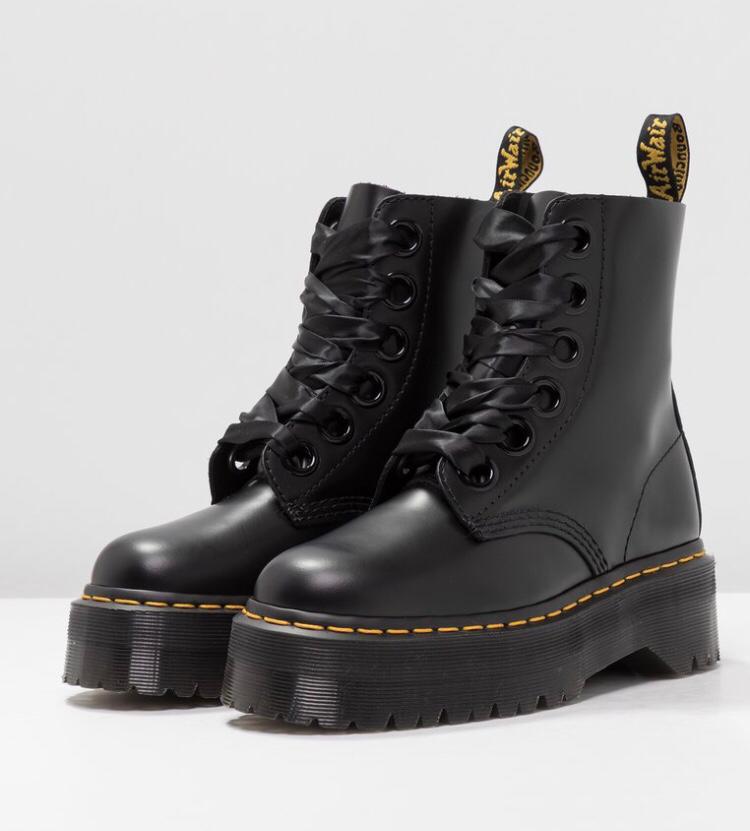 DR. MARTENS MOLLY