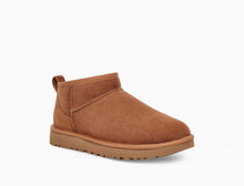 Carica l&#39;immagine nel visualizzatore di Gallery, Stivale Ugg Classic Ultra Mini Chestnut