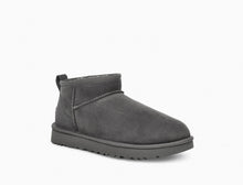 Carica l&#39;immagine nel visualizzatore di Gallery, Stivale Ugg Classic Ultra Mini Grey