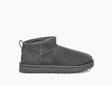 Carica l&#39;immagine nel visualizzatore di Gallery, Stivale Ugg Classic Ultra Mini Grey