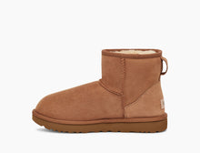 Carica l&#39;immagine nel visualizzatore di Gallery, Stivale Ugg Mini Classic Chestnut