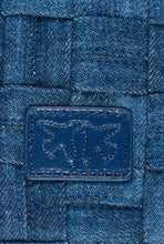 Carica l&#39;immagine nel visualizzatore di Gallery, MINI LOVE BAG PUFF DENIM INTRECCIATO