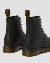 Carica l&#39;immagine nel visualizzatore di Gallery, Stivale DR Martens 1460 Greasy Black